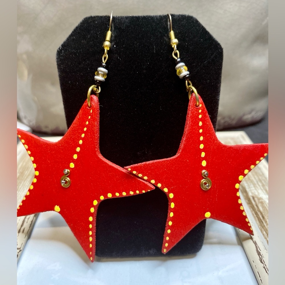 NEW Awa Wooden Red Hand carved Star Earrings w/Brass and Glass